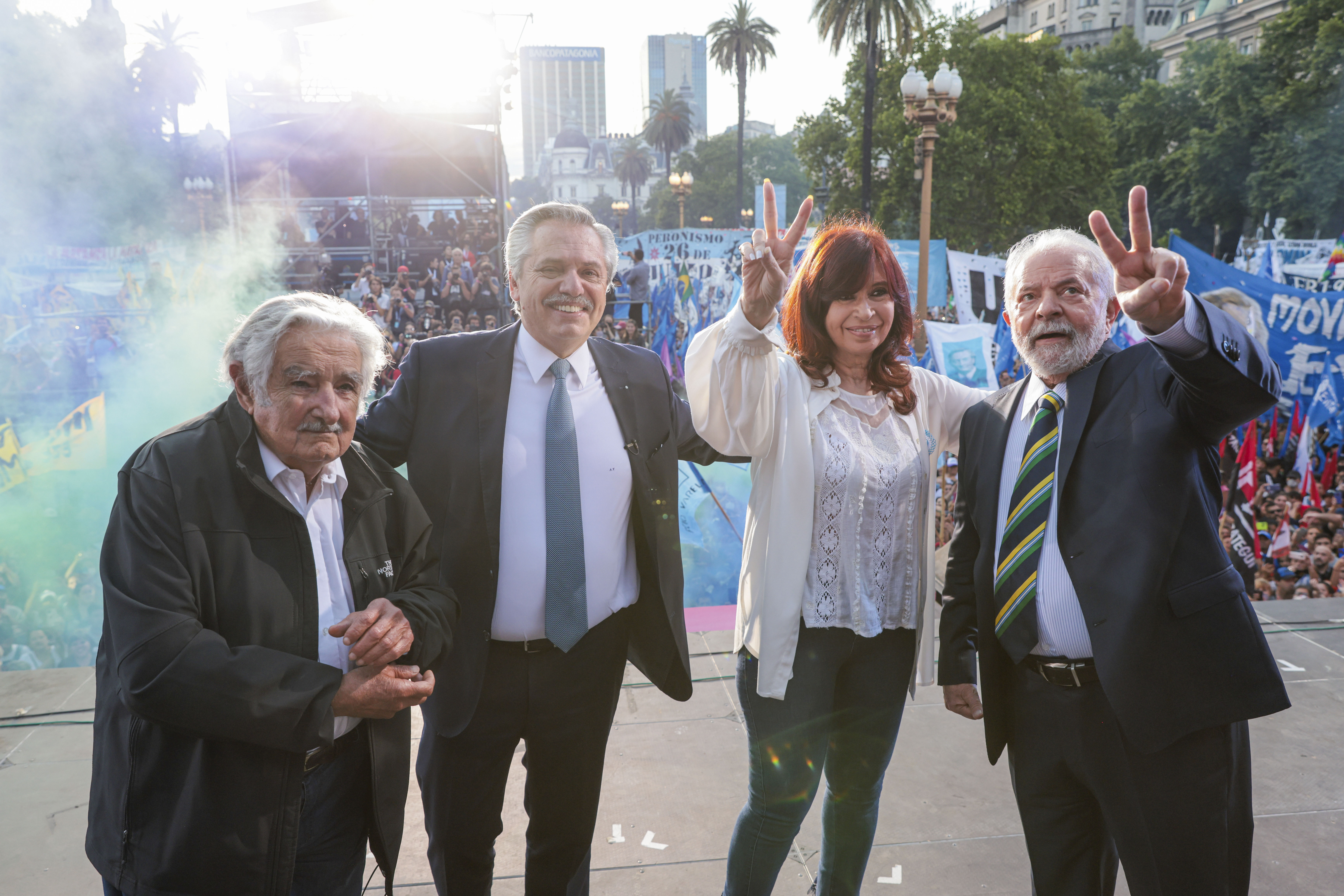 El-Argentino-Cristina Lula Alberto Pepe Mujica en Plaza de Mayo