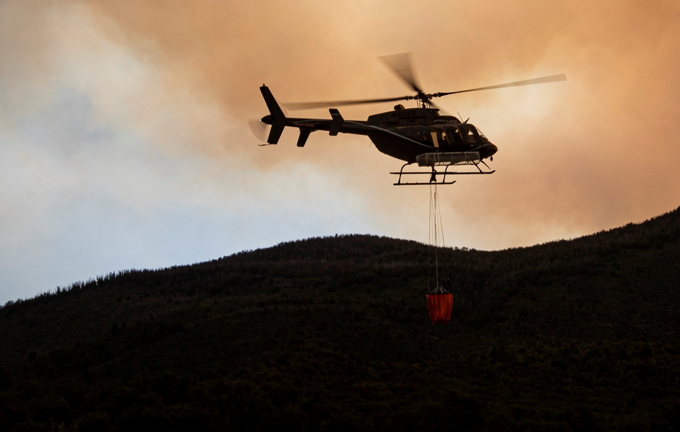 El-Argentino-Helicóptero incendios.