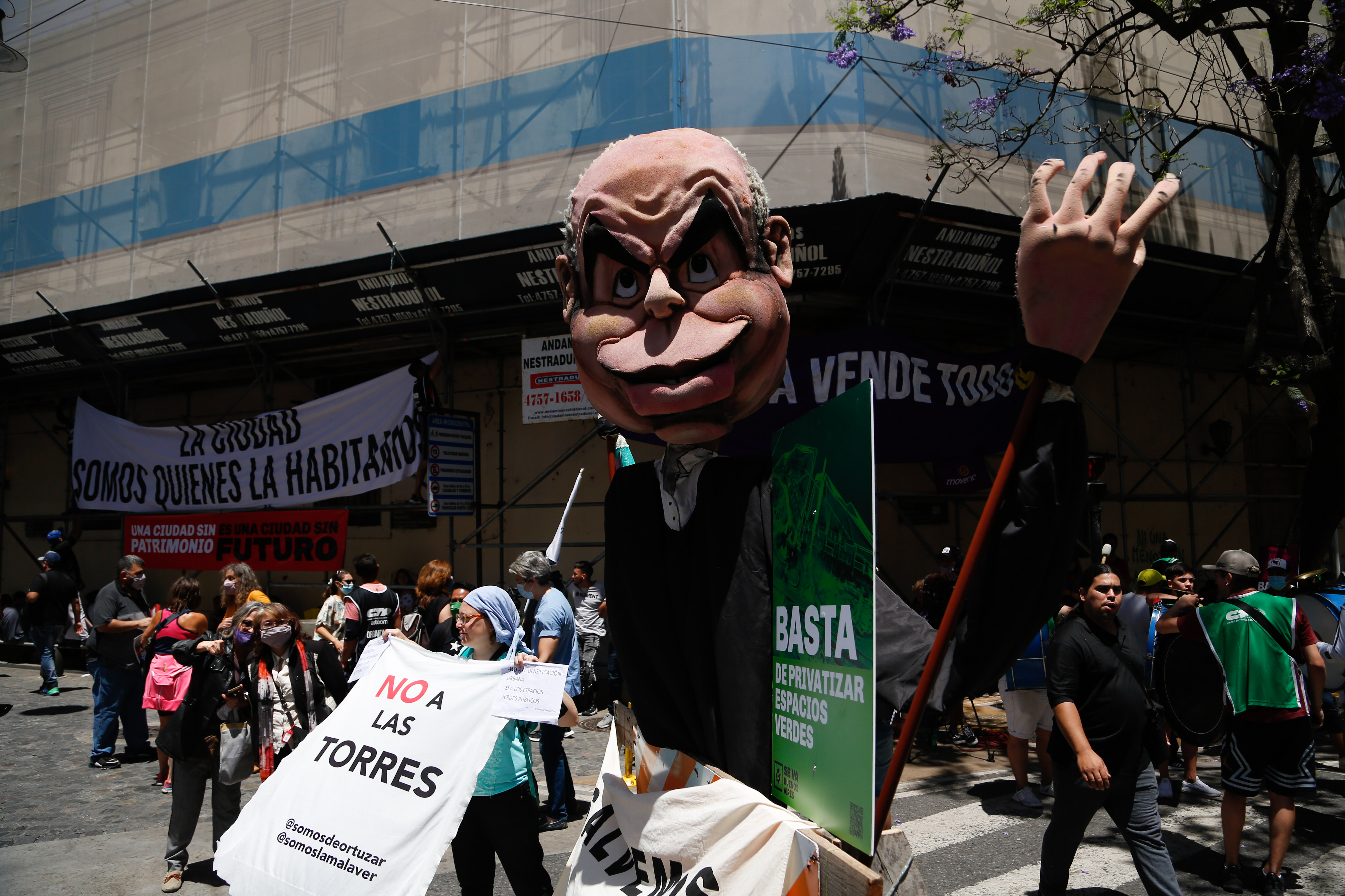 El-Argentino-Muñeco-de-Larreta-