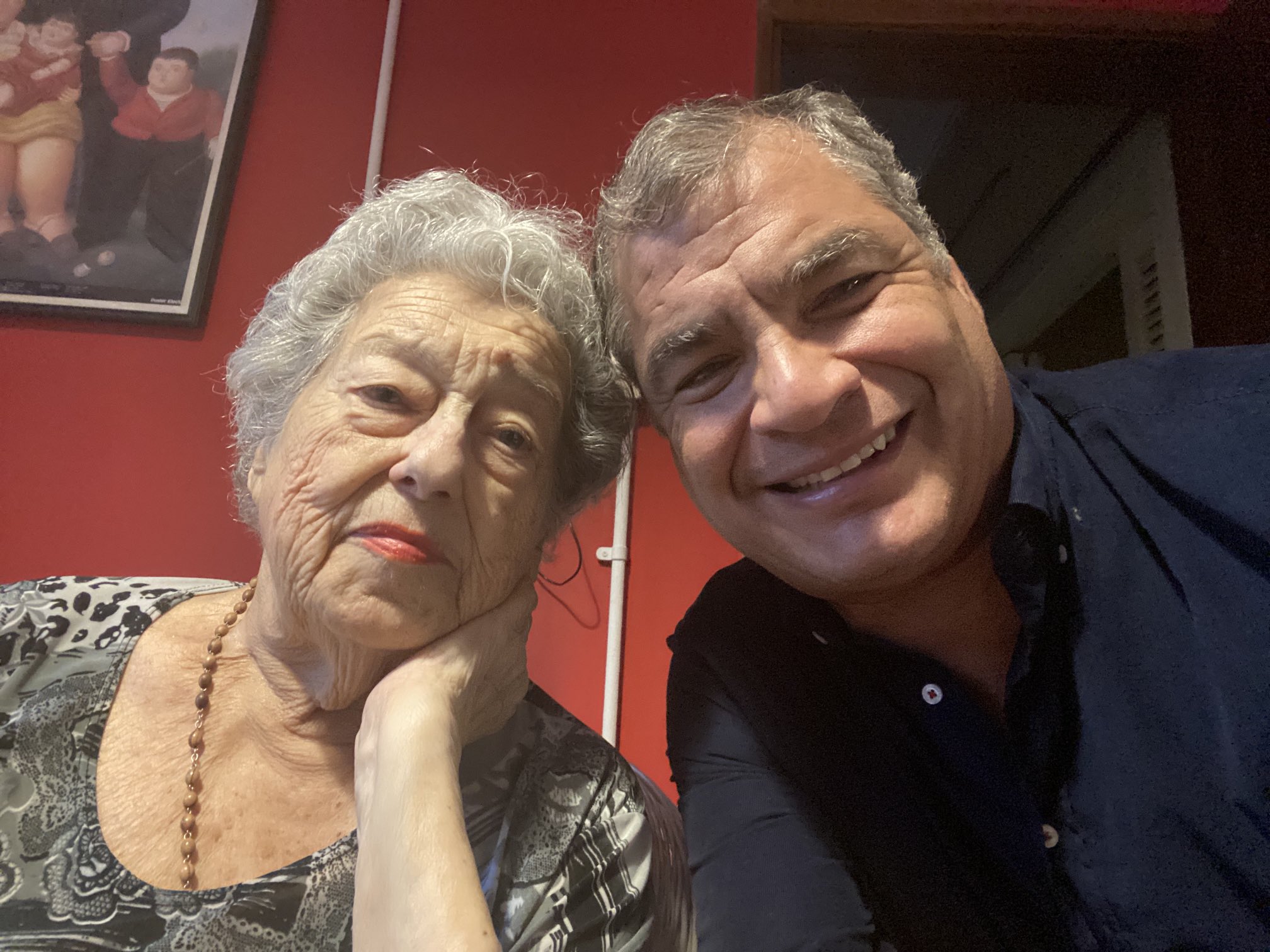 El-Argentina-Hebe junto a Correa