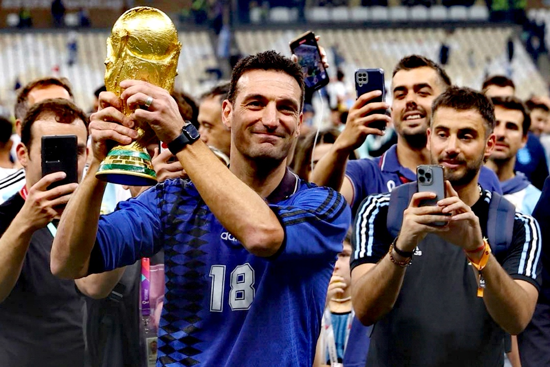 El-Argentino-Lionel Scaloni, DT campeón del Mundial de Qatar 2022.
