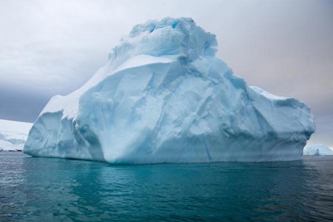 El-Argentino-Iceberg gigante de la Antártida.
