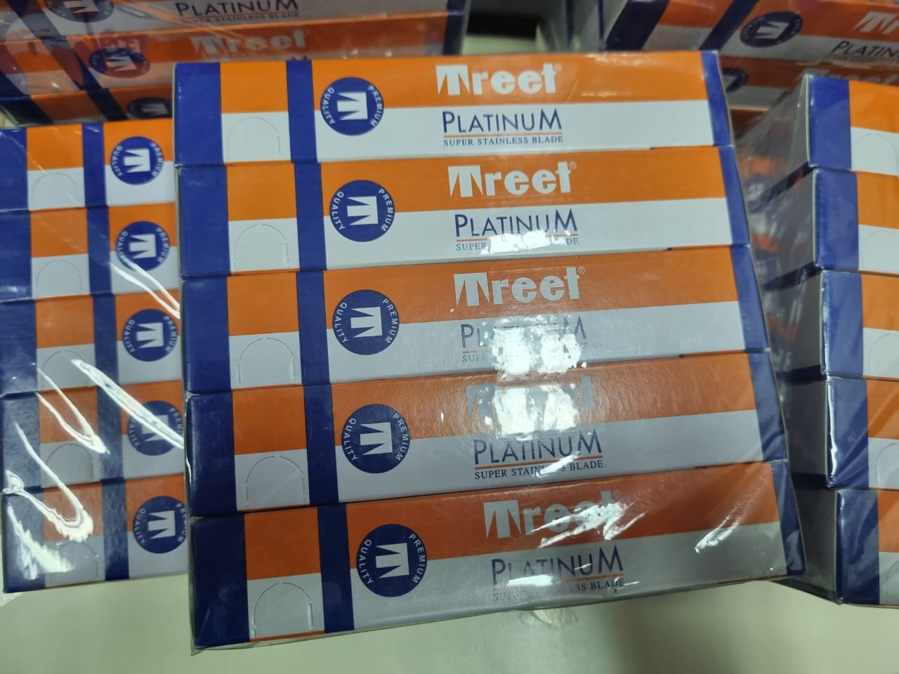 Aduana decomisa contrabando de 20 mil hojas de afeitar profesionales en la Triple Frontera