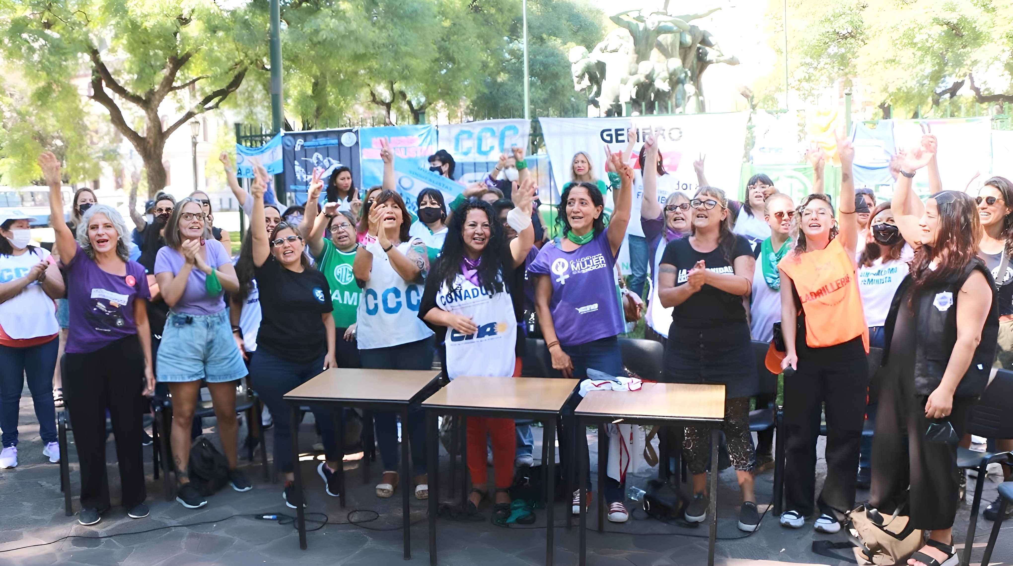 El-Argentino-Mujeres de barrios populares y la UTEP