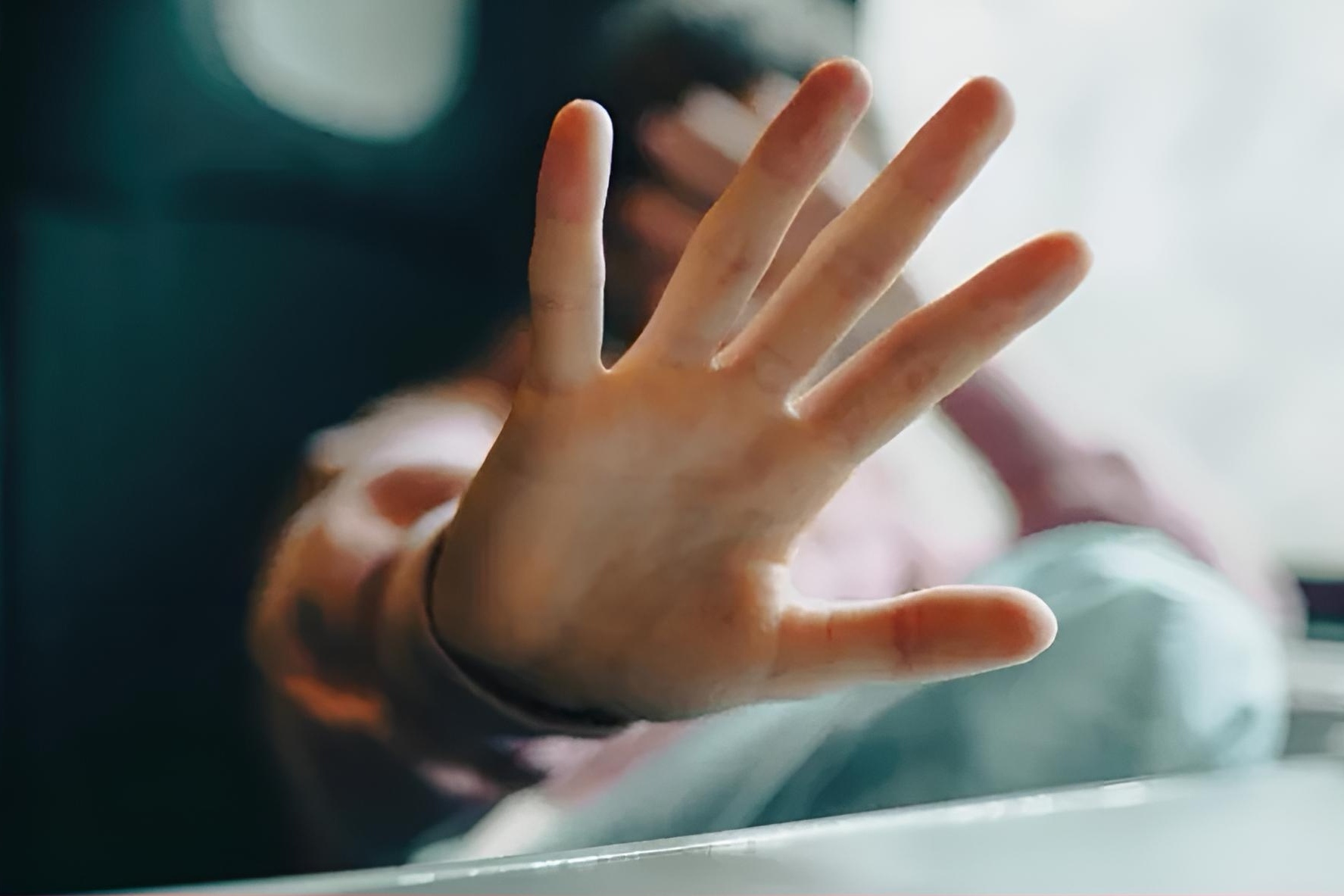 El-Argentino-Violencias-Mano.