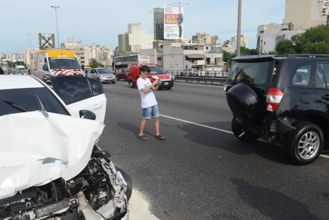 Choque múltiple en la autopista 25 de Mayo: 10 heridos – El Argentino ...