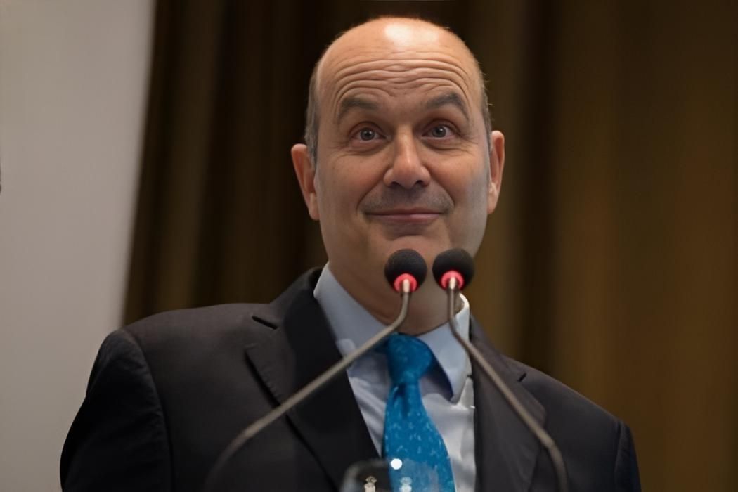 El-Argentino-Federico Sturzenegger.
