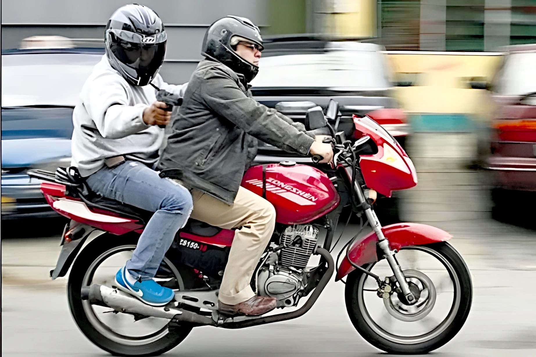 El Argentino-Motochorros.