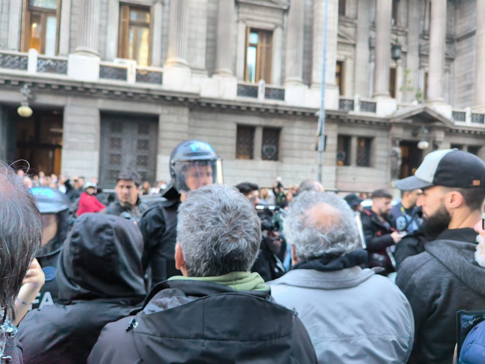 El Argentino Diario-Manifestación de jubilados en el Congreso.