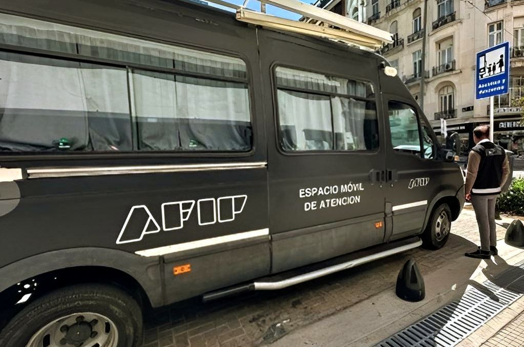 El Argentino Diario-La combi de la AFIP.
