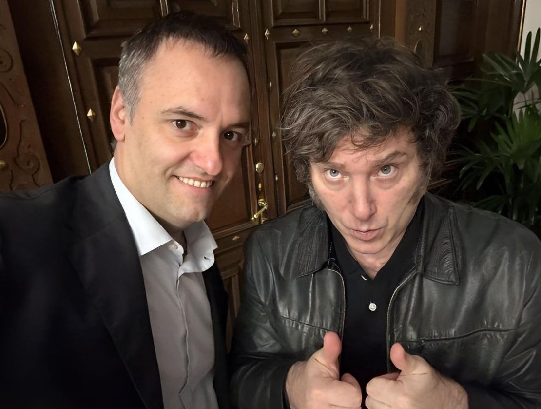 El Argentino Diario-Manuel Adorni-Javier Milei.