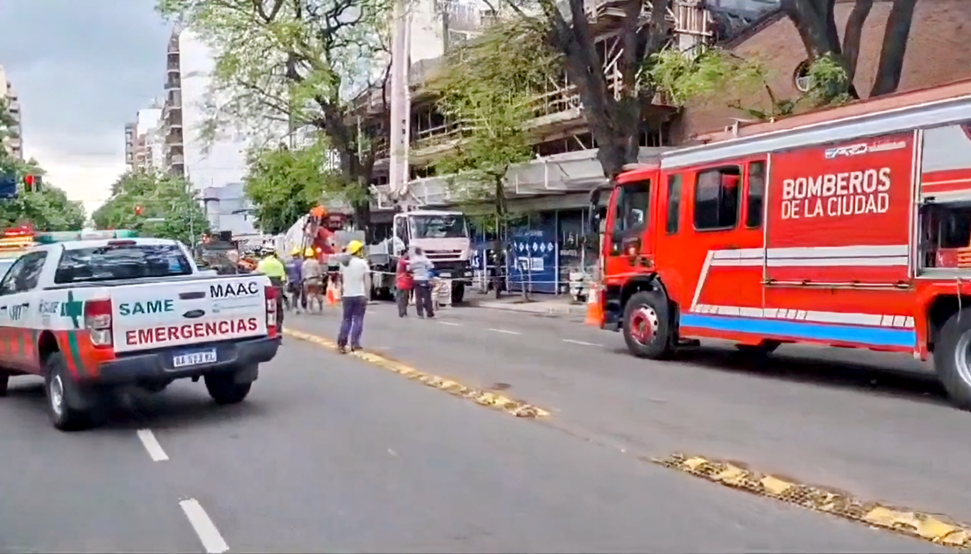 El Argentino Diario- Derrumbe en Caballito: cayó el techo de una pileta de natación.