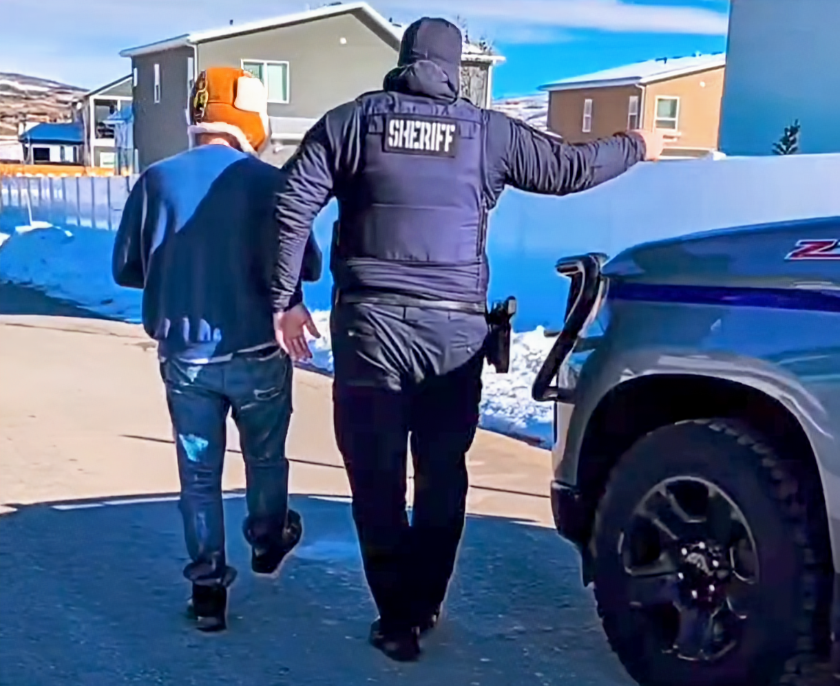 El Argentino Diario-Momento en que detienen a Matías Garfunkel.