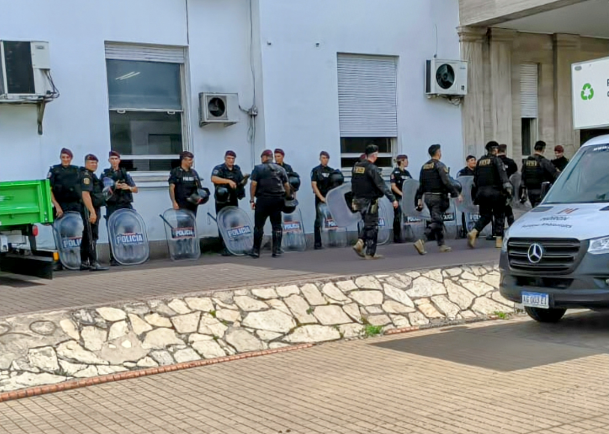 El Argentino Diario-Morón blindado: la polémica militarización de Lucas Ghi.