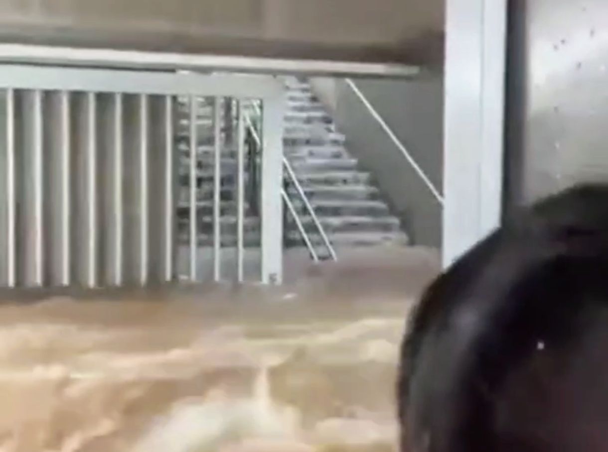 El Argentino Diario-Impactantes imágenes del subte de San Pablo inundado.