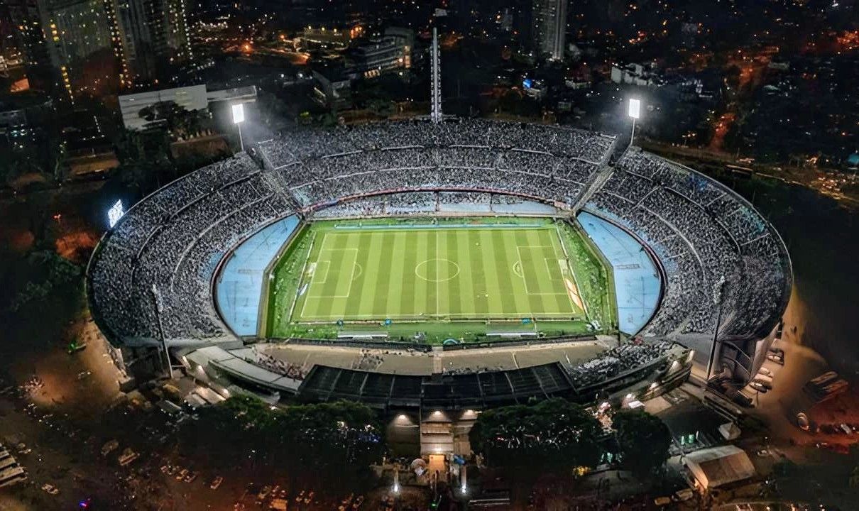 El Argentino Diario-Estadio Centenario de Montevideo.