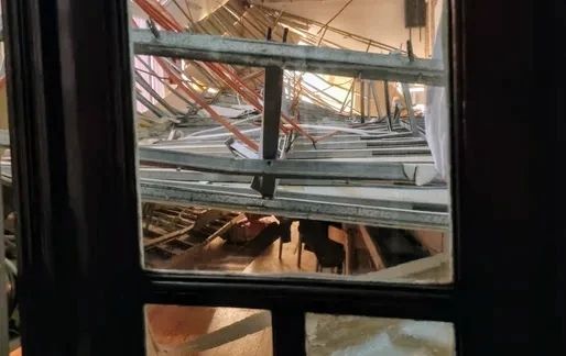 El Argentino Diario-Derrumbe de techo en salón de Caballito.