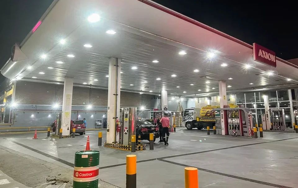 El Argentino Diario Estación de servicio cordobesa que no atiende motos.