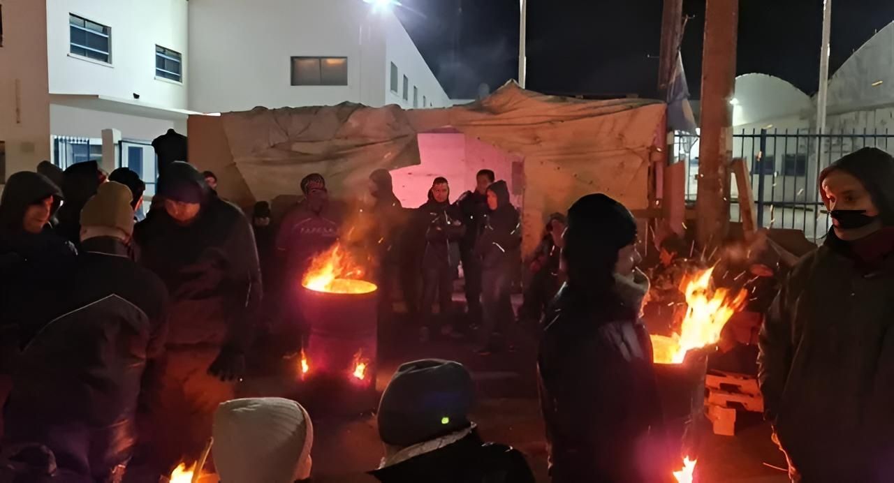 El Argentino Diario-Trabajadores metalúrgicos en huelga en Tierra del Fuego.