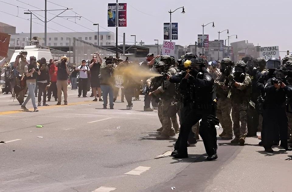 El Argentino Diario-Protestas de migrantes-Toque de queda en Los Angeles.