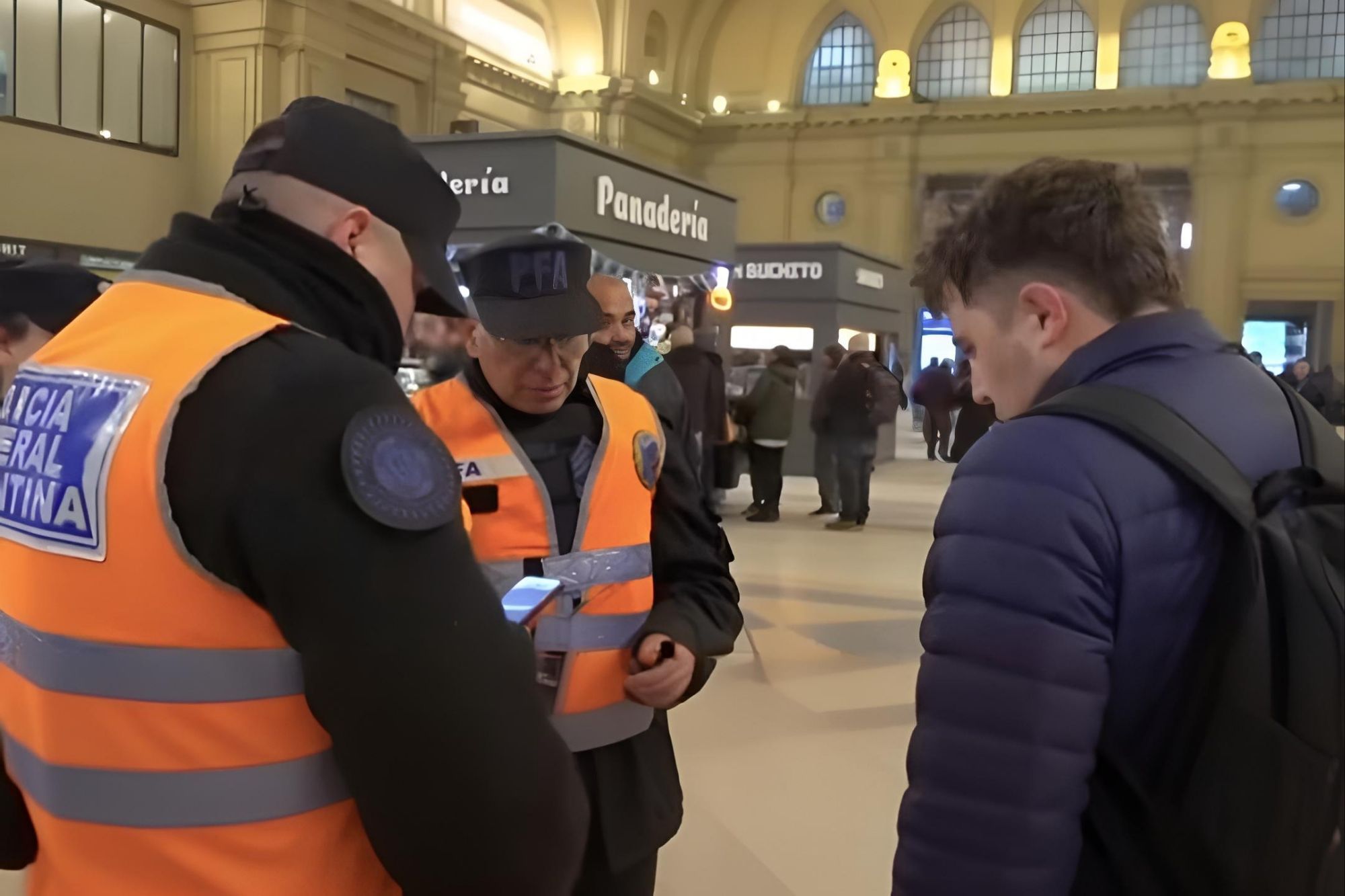El Argentino Diario-Requisas en estaciones de trenes contra el Cristinazo.