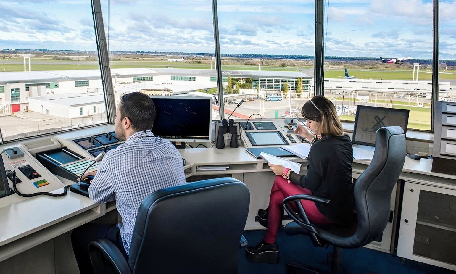El Argentino Diario-Controladores aéreos anunciaron plan de lucha.