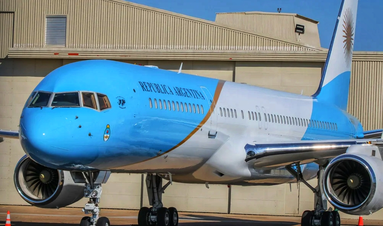 El Argentino Diario-Javier Milei, Donald Trump, avión presidencial, ARG01, gasto público, viajes oficiales, Gobierno libertario,