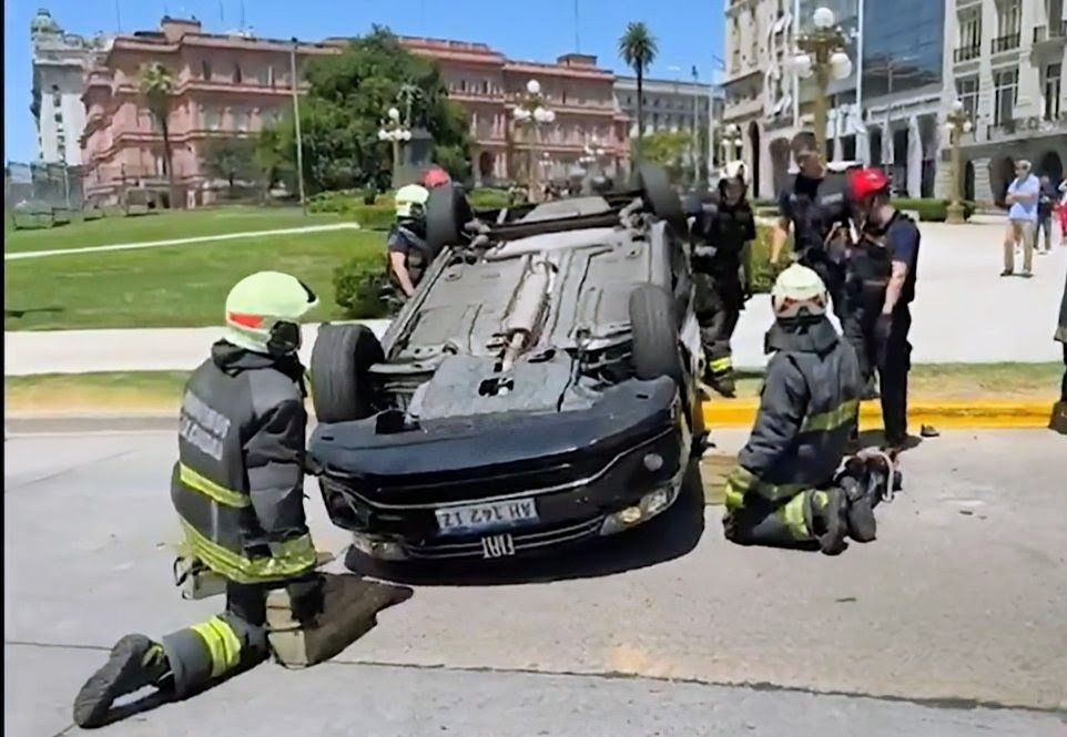 El Argentino Diario-Violento choque frente a Casa Rosada: tres heridos en pleno domingo