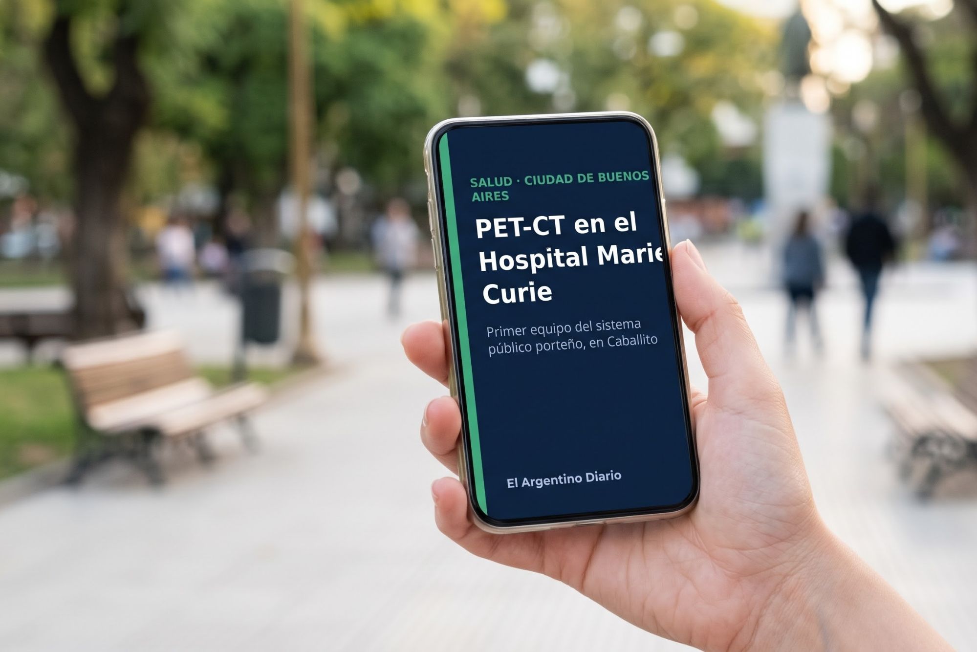 Placa de la nota sobre el PET-CT del Hospital Marie Curie en la pantalla de un celular