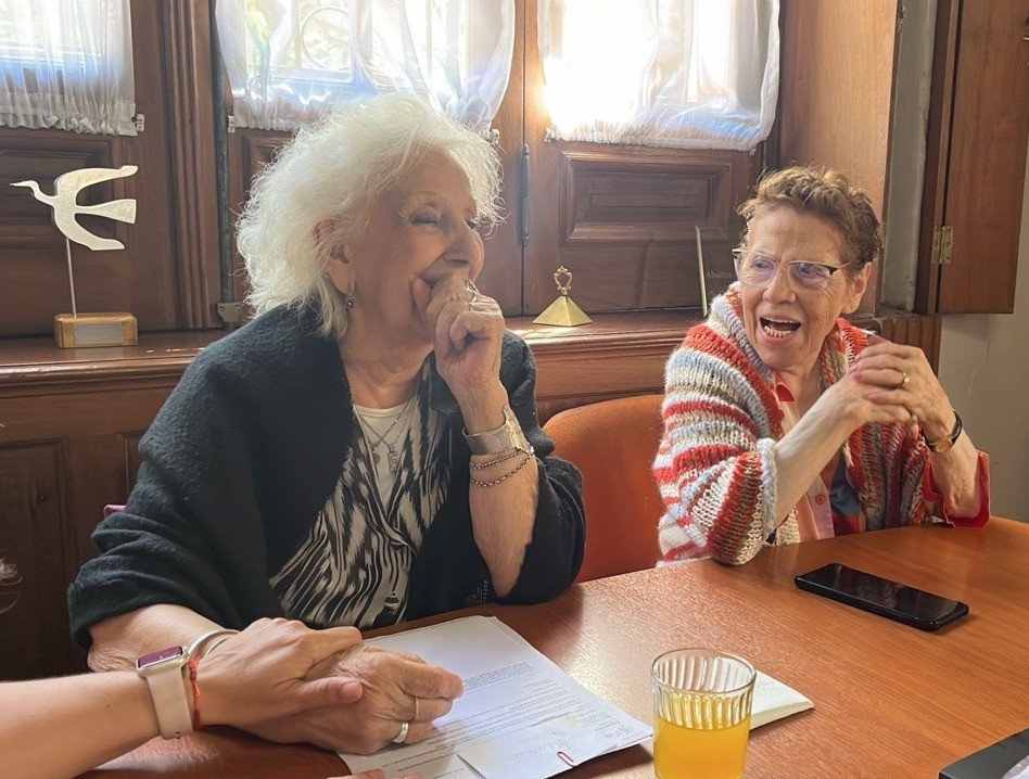 Estela de Carlotto, presidenta de Abuelas de Plaza de Mayo, junto a Buscarita Roa